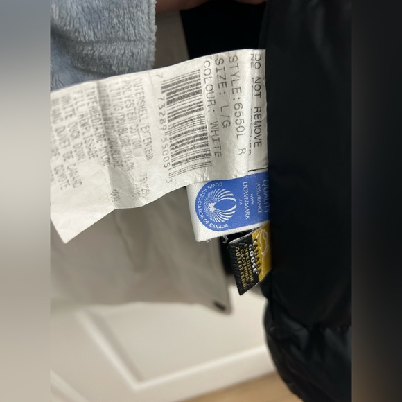 SOLD!Canada Goose trillium parka - Picture 4 of 4